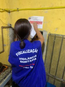 Leia mais sobre o artigo Vigilância Sanitária de Cabo Frio fiscaliza bares e restaurantes nesta sexta-feira (28) no Boulevard Canal e na Passagem