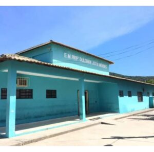 Leia mais sobre o artigo Funcionária confirma denúncias de que não houve reforma em escola de São Pedro da Aldeia, mesmo pago