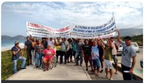 Leia mais sobre o artigo Pescadores de Maricá e Saquarema fazem protesto e cobram da Petrobras compensação por passagem de gasoduto