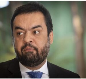 Leia mais sobre o artigo Governador Cláudio Castro é notificado sobre 10 mil contratações irregulares na UERJ