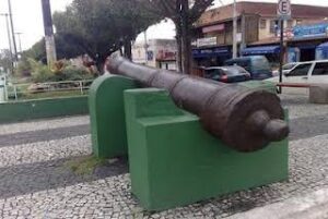 Leia mais sobre o artigo Prefeitura aldeense abre concurso público com 294 vagas para a Educação