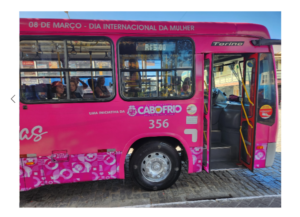 Leia mais sobre o artigo Ônibus exclusivo para mulheres já circula em Cabo Frio
