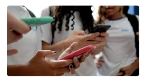 Leia mais sobre o artigo Câmara de Cabo Frio faz consulta pública sobre a proibição de celulares nas escolas