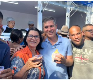 Leia mais sobre o artigo Dr. Serginho inaugura unidade do “Café do Povo” no Bairro Manoel Corrêa em Cabo Frio