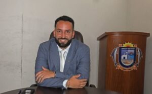 Leia mais sobre o artigo Câmara dos Vereadores de Búzios aprova por unanimidade o PCCR dos servidores e Rafael Aguiar reforça compromisso