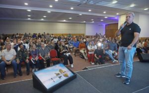 Leia mais sobre o artigo Trade Turístico de Búzios Debate Desenvolvimento Econômico em Reunião com Prefeito
