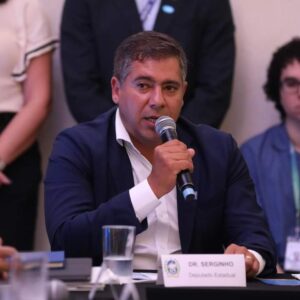 Leia mais sobre o artigo Dr. Serginho, pré-candidato a Prefeito de Cabo Frio, fala do abandono de prédios públicos na cidade