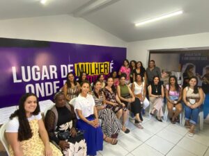Leia mais sobre o artigo Secretaria da Mulher de Búzios realiza formatura de mulheres em Curso de Alongamento de Unhas