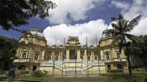 Leia mais sobre o artigo Com superávit orçamentário de R$ 1,17 bilhão no Rio, servidores cobram pagamento de recomposição