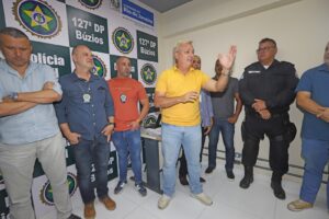 Leia mais sobre o artigo Troca de Comando na Delegacia de Búzios: Geraldo Assed Estefan assume com a missão de reforçar a segurança