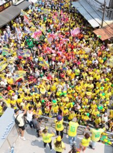 Leia mais sobre o artigo Caminhada lotada de Alexandre Martins transforma Manguinhos em palco de Copa do Mundo