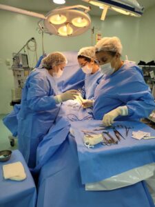 Leia mais sobre o artigo Secretaria de Saúde de Búzios zera fila de espera para cirurgias ginecológicas laparotômicas