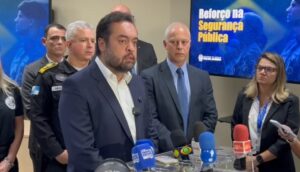 Leia mais sobre o artigo Castro anuncia aumento de efetivo de 5.500 agentes nas polícias Militar e Civil