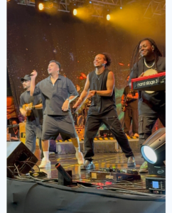 Leia mais sobre o artigo Sorriso Maroto celebra aniversário de Búzios com show inesquecível na Praça Tia Uia