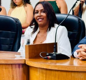 Leia mais sobre o artigo Búzios reforça representatividade feminina com a posse de Jô da Saúde, a quinta mulher eleita em 29 anos