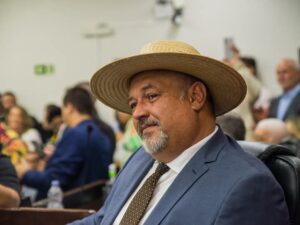 Leia mais sobre o artigo Câmara dos Vereadores de Cabo Frio aumenta folha de pagamento com cargos comissionados para mais de R$ 1 milhão