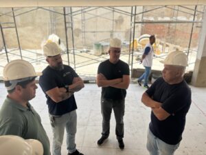 Leia mais sobre o artigo Vice-prefeito e Secretário de Educação de Arraial do Cabo realizam visita técnica à nova estrutura escolar do Francisco Porto de Aguiar