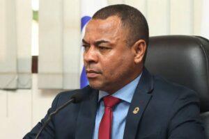 Leia mais sobre o artigo Presidente da Câmara de Búzios não comparece ao lançamento do Calendário de eventos e expõe rusga com o Prefeito