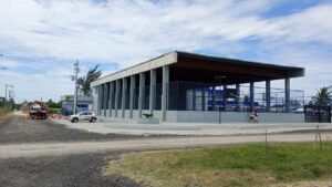 Leia mais sobre o artigo Escolas Inelda Ramos e Helena Saraiva recebem instalação de energia elétrica