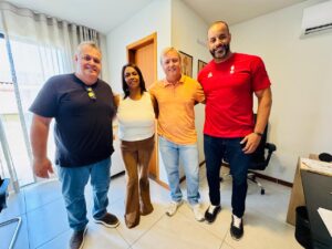 Leia mais sobre o artigo Prefeito Alexandre Martins visita Secretaria de Desenvolvimento Social para acompanhar trabalhos da pasta