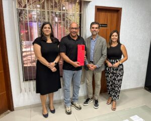 Leia mais sobre o artigo Prefeito de Arraial do Cabo recebe cônsul do Canadá em seu gabinete nesta quinta (20)