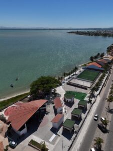 Leia mais sobre o artigo Nova Praça de Figueira, em Arraial do Cabo é inaugurada