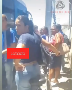 Leia mais sobre o artigo Ônibus lotados e falta do transporte escolar em São Pedro da Aldeia revoltam pais de alunos da rede pública