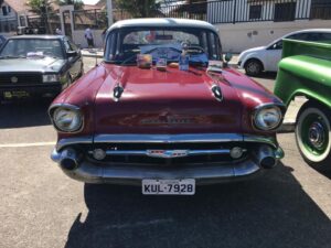 Leia mais sobre o artigo Orla da Praia Grande, em Arraial do Cabo, recebe a 10ª Exposição de Carros Antigos