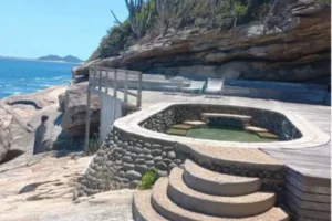 Leia mais sobre o artigo Justiça determina demolição de piscina e deck irregulares em praia de Búzios