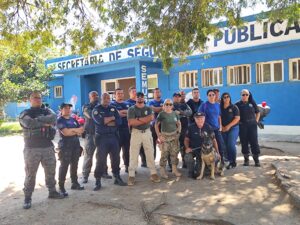 Leia mais sobre o artigo Agentes da Guarda Civil Municipal de Arraial do Cabo participam de treinamento sobre abordagem a ônibus de turismo