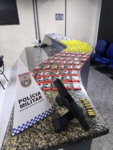 Leia mais sobre o artigo Homem é flagrado com pistola e drogas em Armação dos Búzios