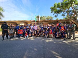 Leia mais sobre o artigo Banda Furiosa, hasteamento de bandeiras e muita fé: assim começou a terça-feira de aniversário de Arraial do Cabo