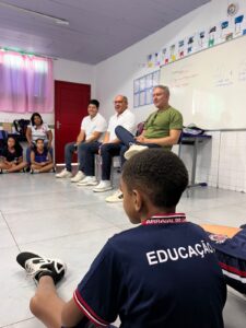 Leia mais sobre o artigo Marcelo Magno, Diego Silveira e Bernardo Alcântara são entrevistados por alunos de Arraial do Cabo