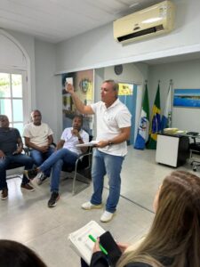 Leia mais sobre o artigo Alexandre Martins realiza reunião com todos os secretários para alinhar novos direcionamentos na gestão