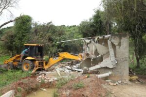 Leia mais sobre o artigo Prefeitura de Búzios realiza operação para combater invasões em áreas públicas no loteamento Bosque de Búzios