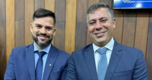 Leia mais sobre o artigo Com falsas promessas obras do Teatro e Rua dos Biquínis em Cabo Frio seguem sem acontecer
