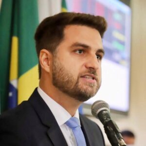 Leia mais sobre o artigo Prefeito Wladimir Garotinho denuncia calote do governo Cláudio Castro na área de Saúde. Movimento contra o prefeito seria retaliação política de Bacelar