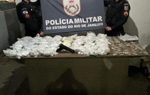 Leia mais sobre o artigo Polícia Militar prende “gerente” do tráfico em São Pedro da Aldeia