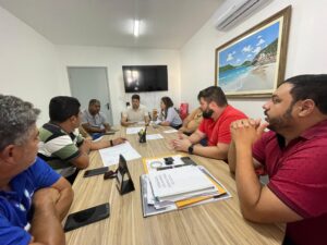 Leia mais sobre o artigo Secretário Bernardo Alcântara alinha parceria para o futuro do Parque Educativo Integrado da Prainha em Arraial do Cabo