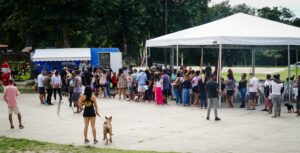 Leia mais sobre o artigo Búzios inaugura Castramóvel e vacina 300 animais durante ação na Praça Tia Uia