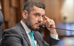 Leia mais sobre o artigo Rodrigo Bacellar apresenta pacote contra o crime na Alerj; veja os principais pontos