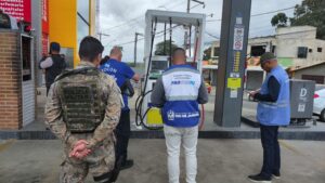 Leia mais sobre o artigo PROCON Araruama realiza megaoperação de fiscalização em postos de combustíveis e supermercados