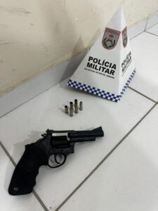 Leia mais sobre o artigo Homem é preso por porte ilegal de arma de fogo em Saquarema