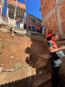 Leia mais sobre o artigo Defesa Civil de Arraial do Cabo realiza cadastramento de moradores que vivem em área de risco no Morro da Cabocla