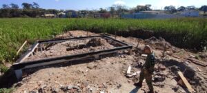 Leia mais sobre o artigo Construção irregular é desfeita em área de lagoa aterrada em Búzios