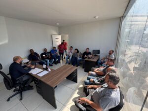 Leia mais sobre o artigo Prefeitura realiza reunião com empresas de telecomunicação sobre uso de postes em Búzios