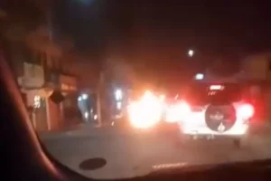 Leia mais sobre o artigo Criminosos incendeiam lixeiras após confronto com a PM em Cabo Frio