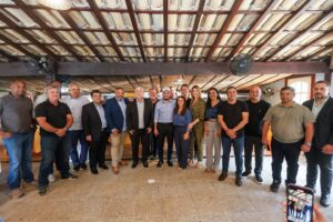 Leia mais sobre o artigo Reunião apagada do Bacellar com alguns Prefeitos da Região dos Lagos não empolga