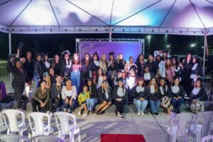 Leia mais sobre o artigo Prefeitura de Búzios realiza formatura dos cursos do Senac Escola-Móvel Pet e Escola-Móvel Beleza