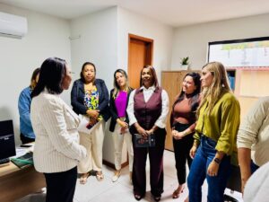 Leia mais sobre o artigo Secretária de Estado Rosangela Gomes visita a Secretaria de Desenvolvimento Social, Trabalho e Renda de Búzios